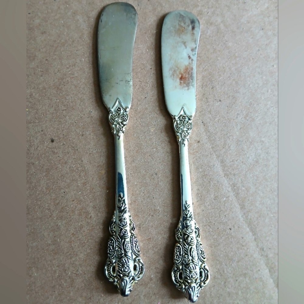 Vintage Wallace Silversmiths Spreader Pair